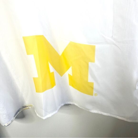 Emerson Street University of Michigan Poncho - Picture 6 of 6